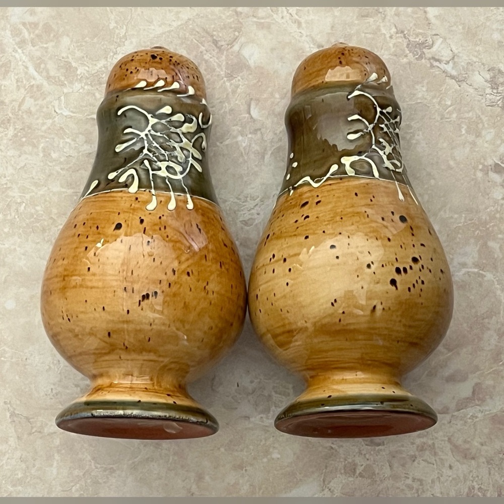 St. Remy by Ambiance Salt & Pepper Set - Picture 6 of 8
